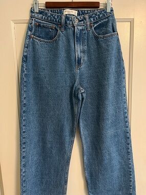 Abercrombie & Fitch Straight Leg High-Rise Jeans - Light Blue